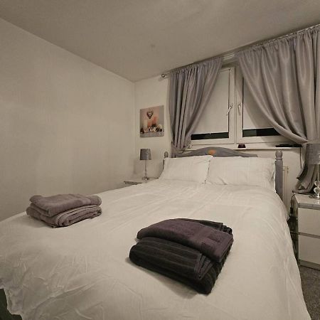 Stunning 1-Bed Apartment In London Kültér fotó